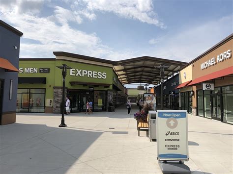 MICHAEL KORS OUTLET in Outlets of Des Moines .